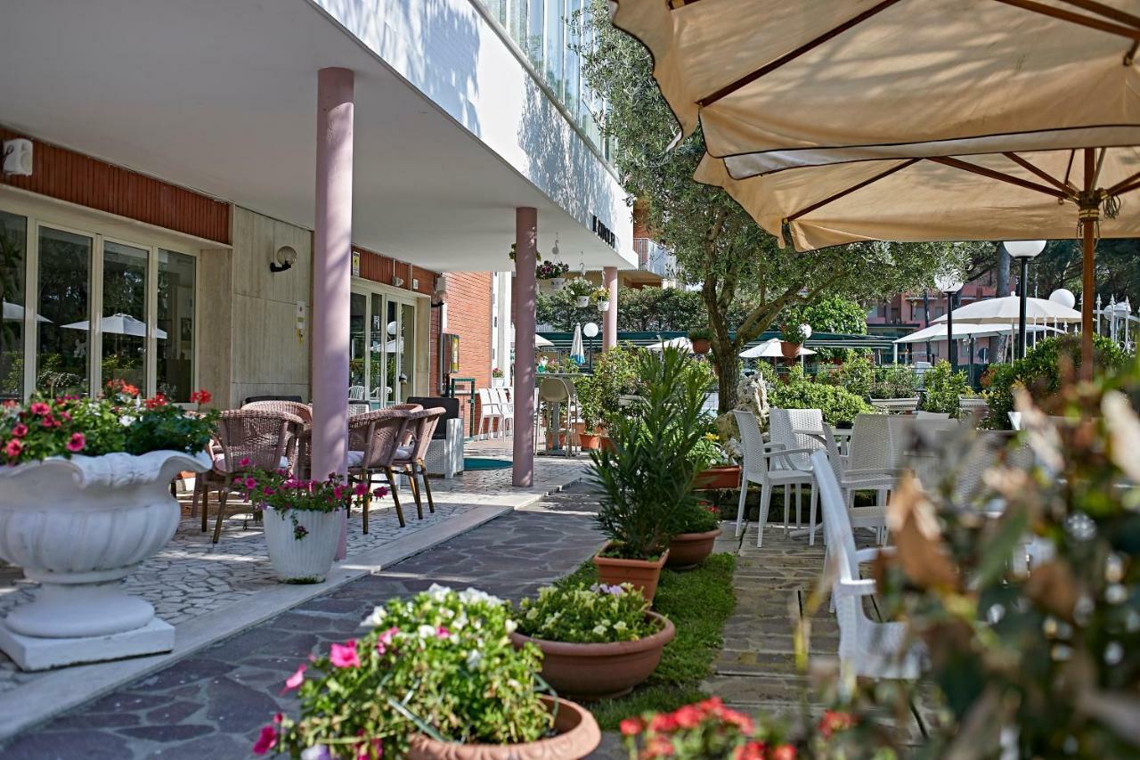 Hotel Ridolfi Milano Marittima Exterior photo